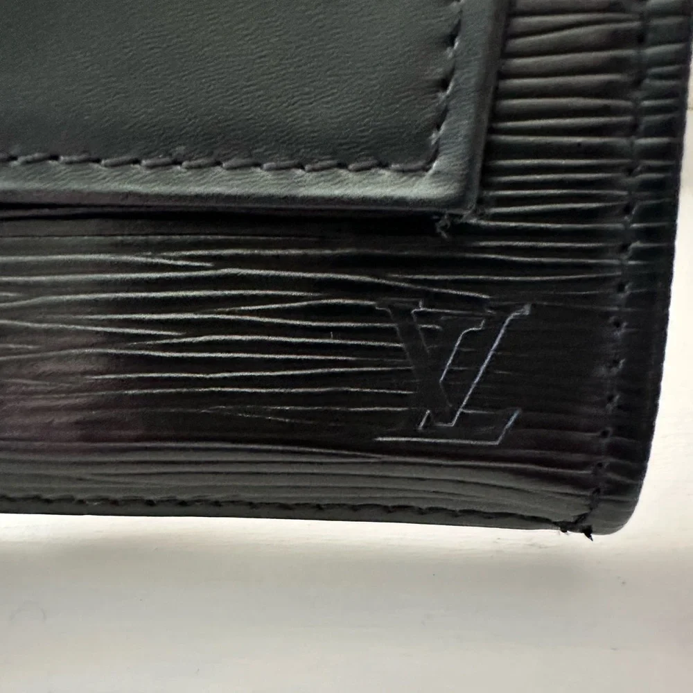 Louis Vuitton Black and Gold Epi Leather Clutch - Picture 3 of 12